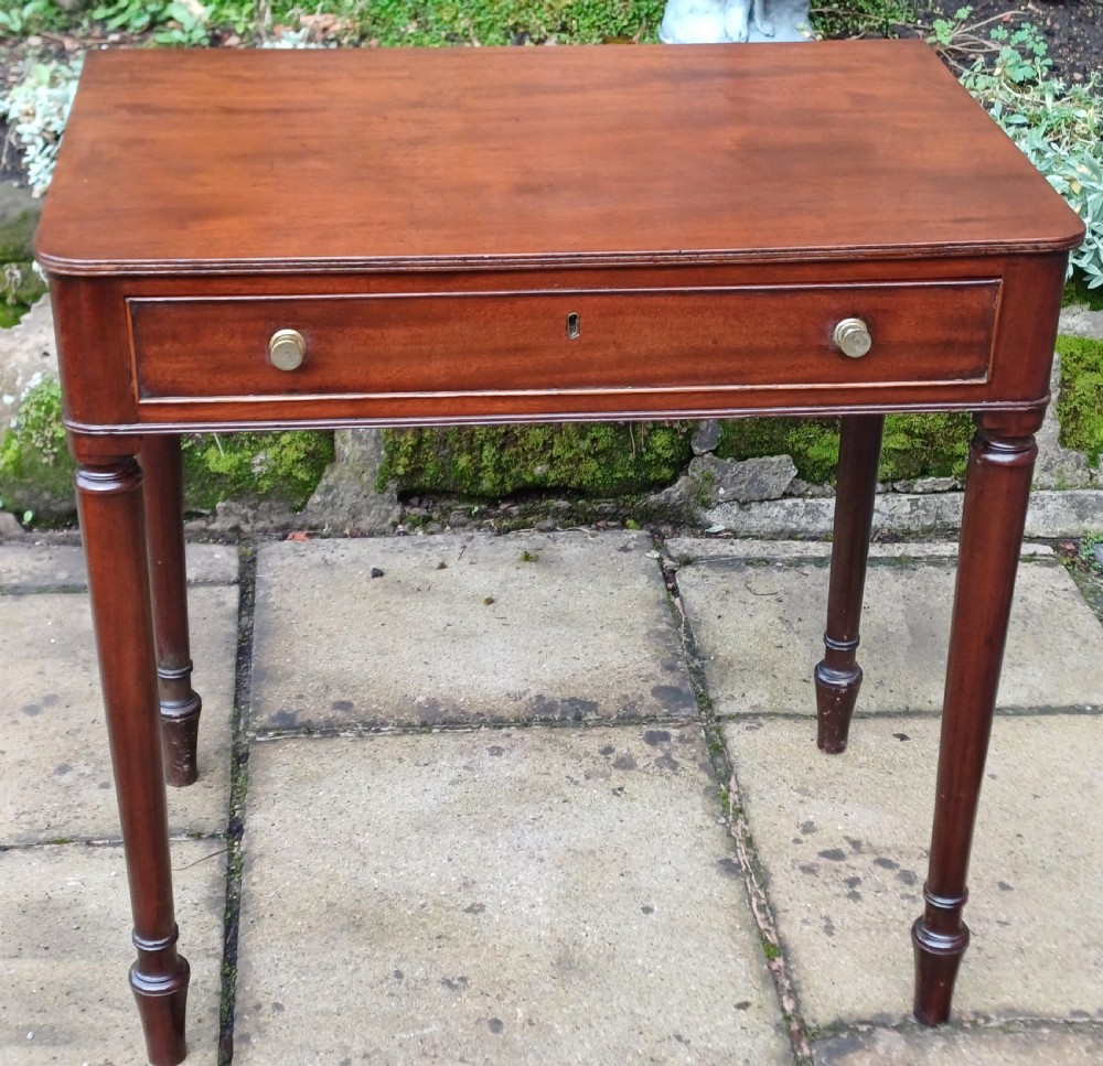 Elegant small Georgian side table mahogany  View II