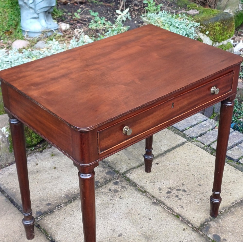 Elegant small Georgian side table mahogany  View IV