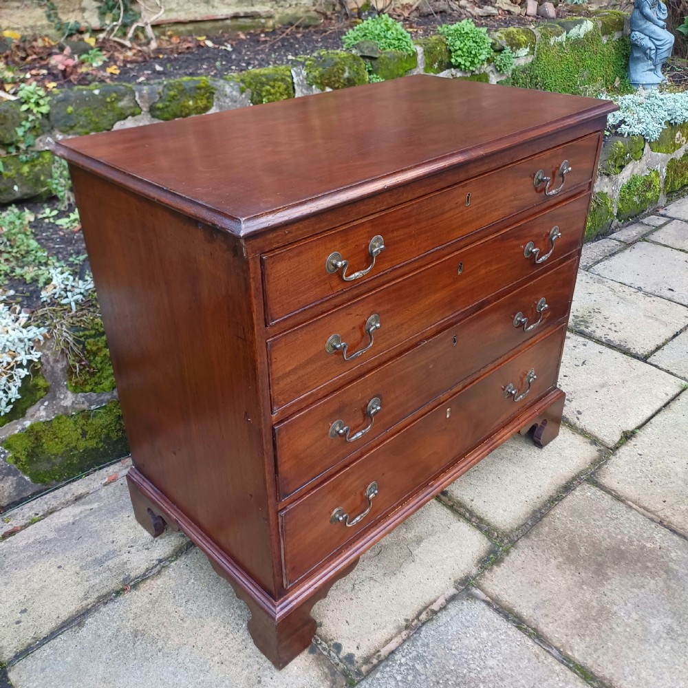 Small Georgian Mahogany chest of drawers  View III