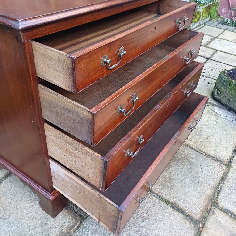 Small Georgian Mahogany chest of drawers  View VI