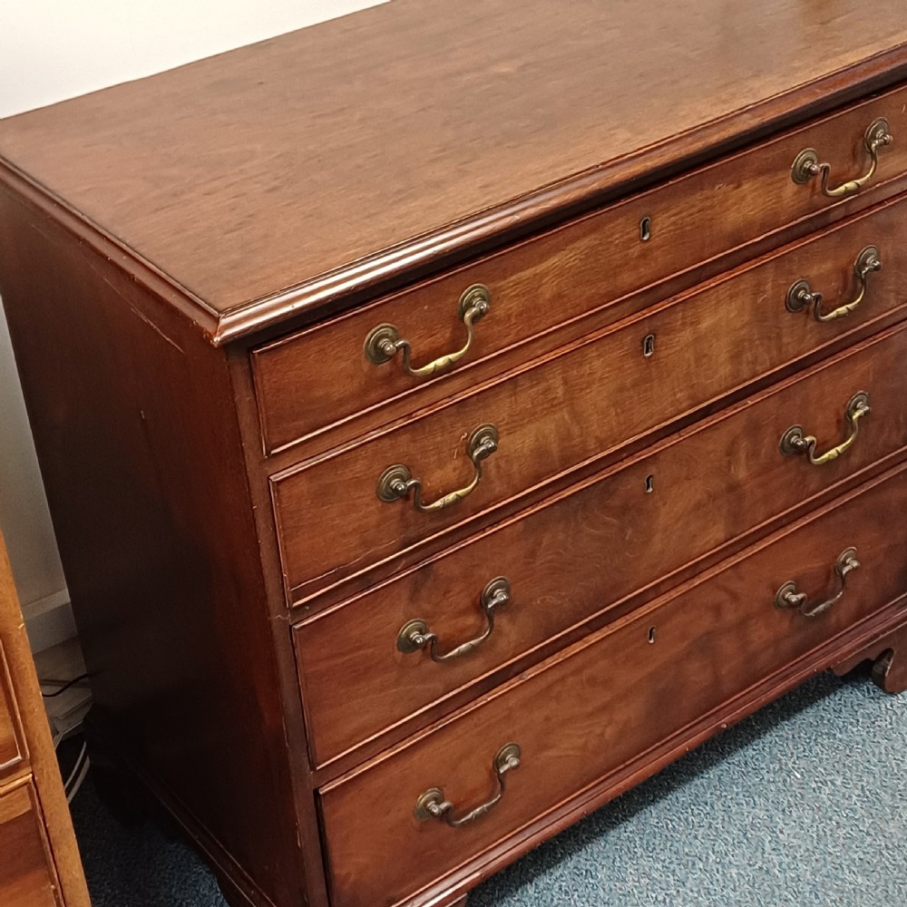 Small Georgian mahogany chest of drawers  View II