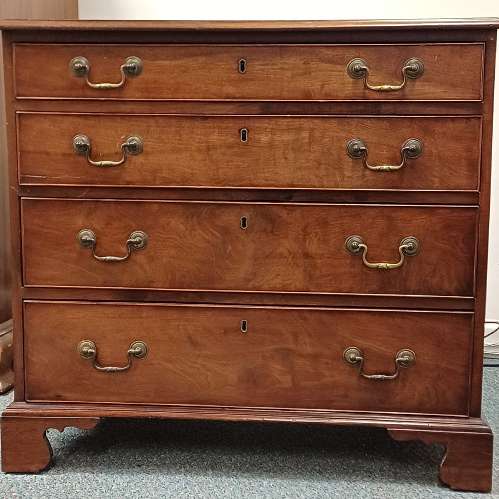 Small Georgian mahogany chest of drawers  View IX