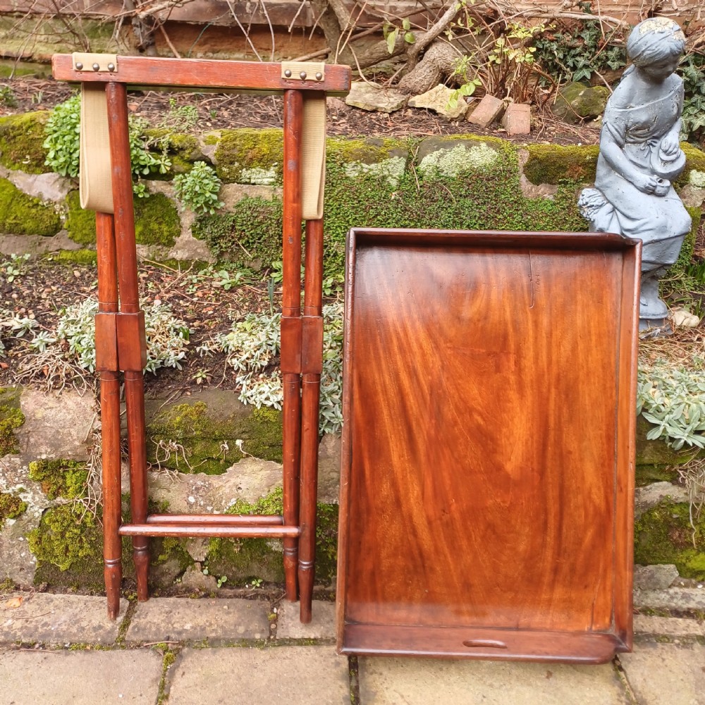 Butler's tray on stand View VII