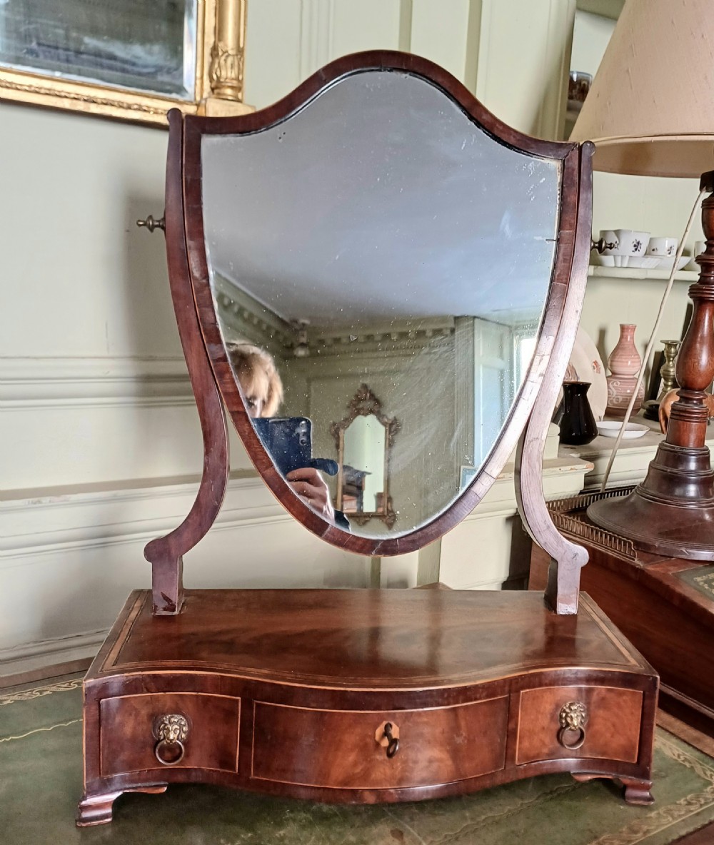 Beautiful Georgian toilet dressing mirror  serpentine  View II