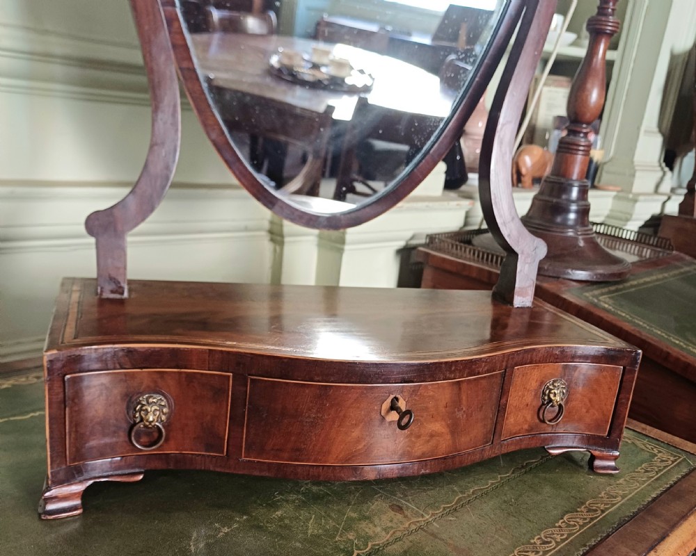 Beautiful Georgian toilet dressing mirror  serpentine  View V