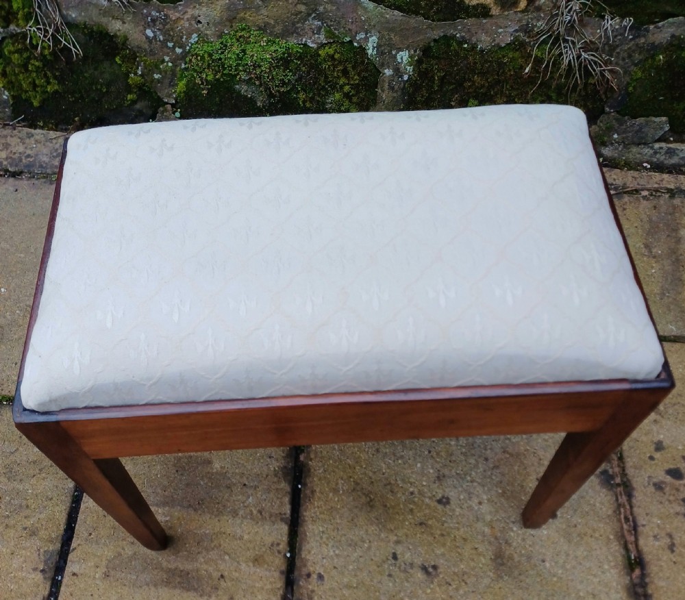 Mahogany stool for dressing table View II