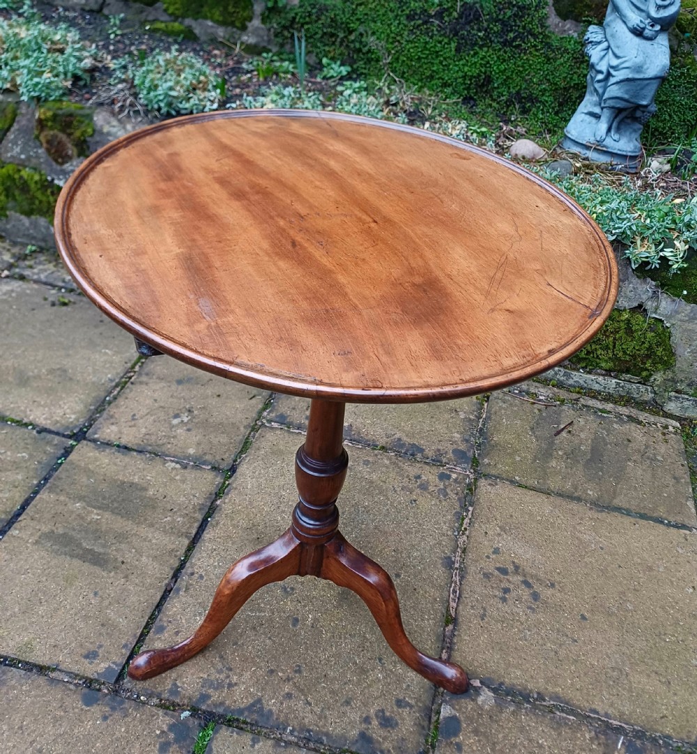 Elegant small tripod tray top mahogany  View III