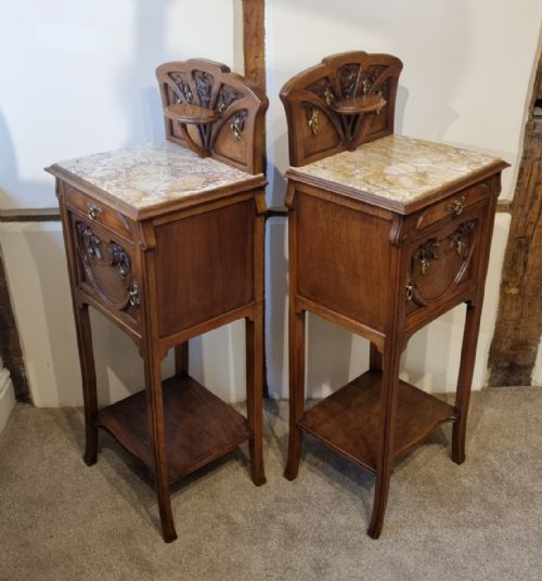 A FINE PAIR OF FRENCH WALNUT BEDSIDE CABINETS IN THE MANNER OF LOUIS MAJORELLE - ADDITIONAL PHOTO 10