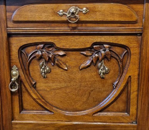 A FINE PAIR OF FRENCH WALNUT BEDSIDE CABINETS IN THE MANNER OF LOUIS MAJORELLE - ADDITIONAL PHOTO 12