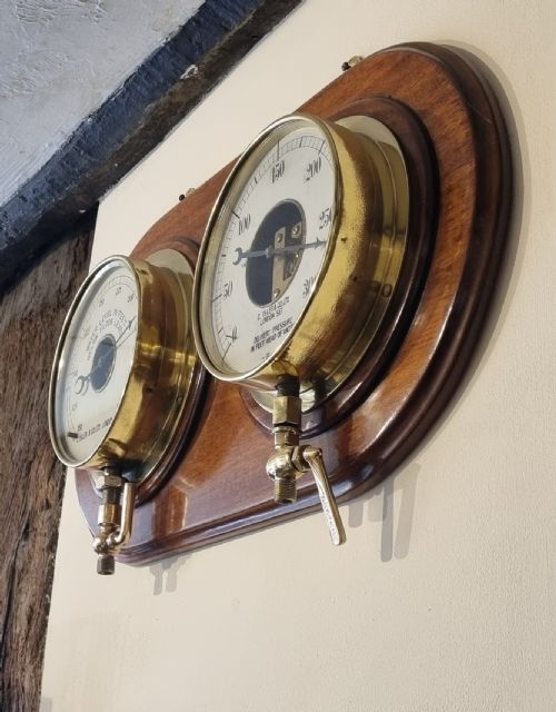 A PAIR OF EDWARDIAN INDUSTRIAL WATER PRESSURE GAUGES - ADDITIONAL PHOTO 1