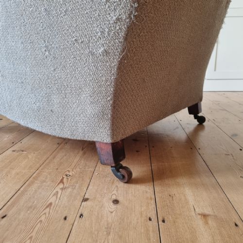 19TH CENTURY BRIDGEWATER PATTERN ARMCHAIR IN THE STYLE OF HOWARD SONS - ADDITIONAL PHOTO 4