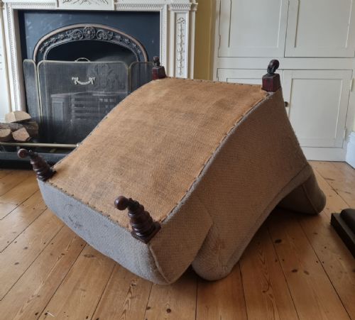 19TH CENTURY BRIDGEWATER PATTERN ARMCHAIR IN THE STYLE OF HOWARD SONS - ADDITIONAL PHOTO 7
