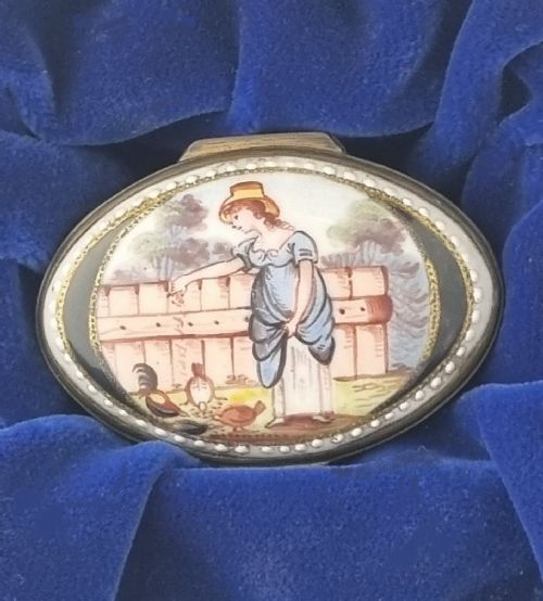 late 18th century bilston navetteshaped enamelled patch box - CATEGORY: ANTIQUE BOXES - DATED 18TH CENTURY