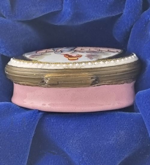 LATE 18TH CENTURY BILSTON NAVETTESHAPED ENAMELLED PATCH BOX - ADDITIONAL PHOTO 3