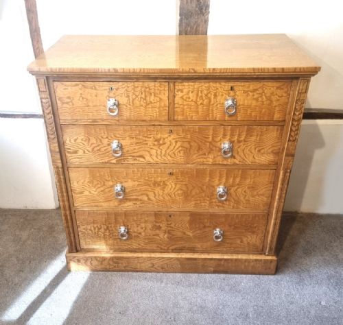 A FINE ANTIQUE HUNGARIAN ASH CHEST OF DRAWERS - ADDITIONAL PHOTO 2