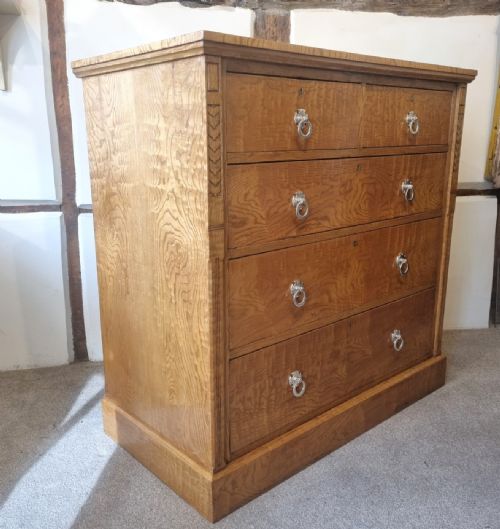 A FINE ANTIQUE HUNGARIAN ASH CHEST OF DRAWERS - ADDITIONAL PHOTO 7