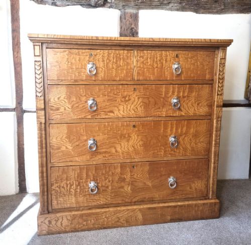 A FINE ANTIQUE HUNGARIAN ASH CHEST OF DRAWERS - ADDITIONAL PHOTO 8