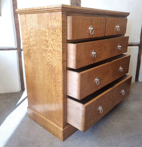 A FINE ANTIQUE HUNGARIAN ASH CHEST OF DRAWERS - ADDITIONAL PHOTO 9