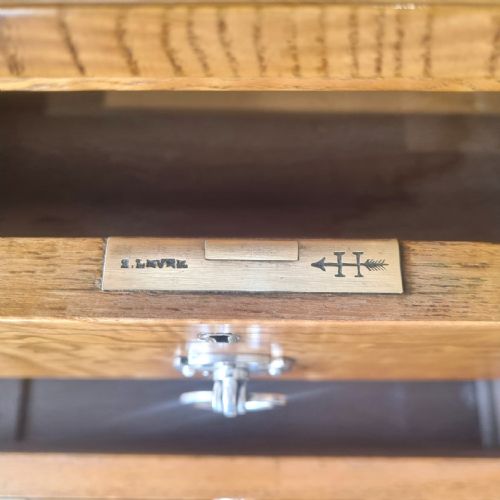 A FINE ANTIQUE HUNGARIAN ASH CHEST OF DRAWERS - ADDITIONAL PHOTO 11