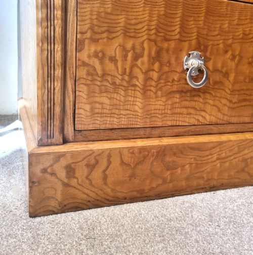 A FINE ANTIQUE HUNGARIAN ASH CHEST OF DRAWERS - ADDITIONAL PHOTO 12