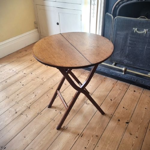 antique oak coaching table of good colour - CATEGORY: ANTIQUE TABLES - DATED 1870