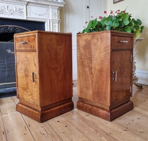 PAIR OF ART DECO BURR WALNUT BEDSIDE CABINETS - ADDITIONAL PHOTO 5
