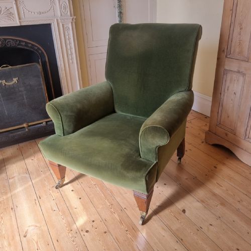 A HANDSOME AND OVERSIZED ANTIQUE EDWARDIAN ARMCHAIR - ADDITIONAL PHOTO 1