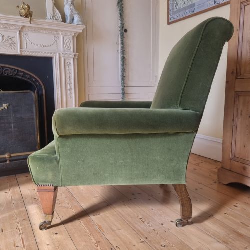 A HANDSOME AND OVERSIZED ANTIQUE EDWARDIAN ARMCHAIR - ADDITIONAL PHOTO 4