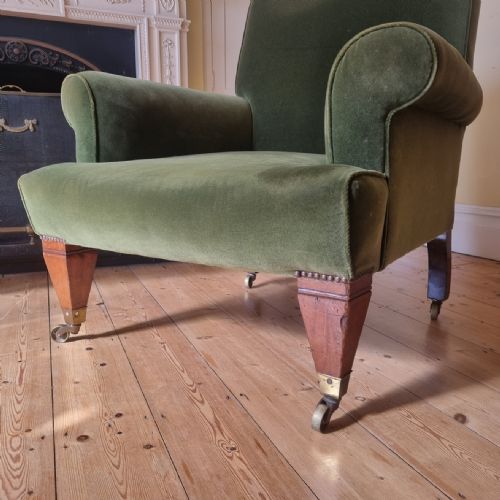 A HANDSOME AND OVERSIZED ANTIQUE EDWARDIAN ARMCHAIR - ADDITIONAL PHOTO 7