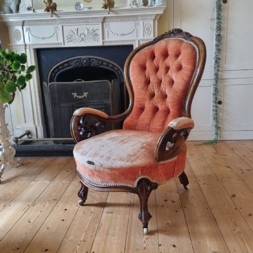 a fine victorian walnut show frame armchair in need of reupholstery - CATEGORY: ANTIQUE CHAIRS - DATED 1860