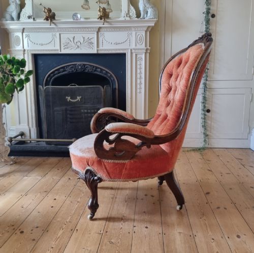A FINE VICTORIAN WALNUT SHOW FRAME ARMCHAIR IN NEED OF REUPHOLSTERY - ADDITIONAL PHOTO 3