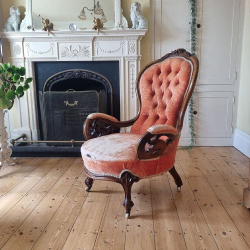 A FINE VICTORIAN WALNUT SHOW FRAME ARMCHAIR IN NEED OF REUPHOLSTERY - ADDITIONAL PHOTO 4