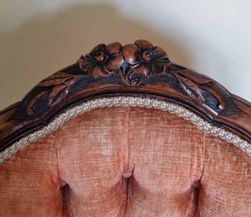 A FINE VICTORIAN WALNUT SHOW FRAME ARMCHAIR IN NEED OF REUPHOLSTERY - ADDITIONAL PHOTO 11
