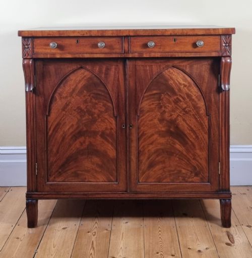 a fine antique mahogany side cabinet circa 1835 - CATEGORY: ANTIQUE SIDEBOARDS - DATED 19TH CENTURY