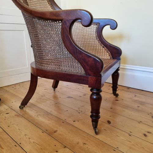 AN ANTIQUE MAHOGANY BERGRE LIBRARY CHAIR - ADDITIONAL PHOTO 13