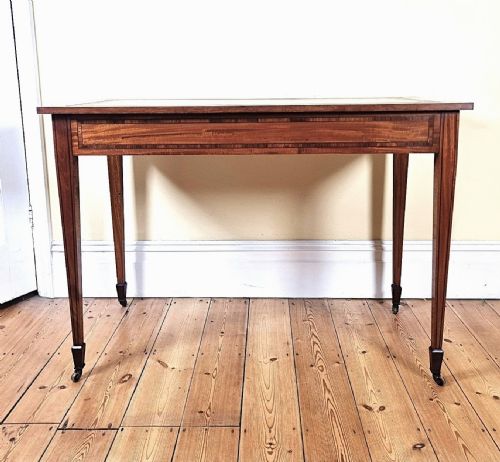 AN ANTIQUE 'SATINWOOD' WRITING TABLE WITH TULIPWOOD BANDED DECORATION - ADDITIONAL PHOTO 4