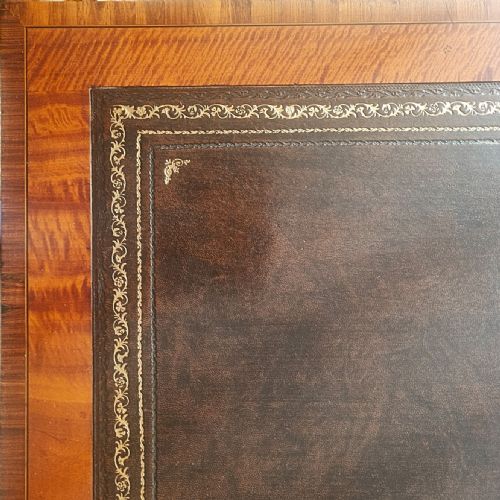AN ANTIQUE 'SATINWOOD' WRITING TABLE WITH TULIPWOOD BANDED DECORATION - ADDITIONAL PHOTO 6