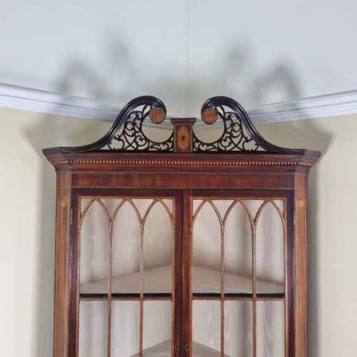 A FINE GEORGIAN GLAZED CORNER CABINET ON STAND - ADDITIONAL PHOTO 2