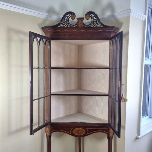 A FINE GEORGIAN GLAZED CORNER CABINET ON STAND - ADDITIONAL PHOTO 10