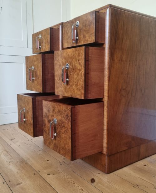 PAIR OF BURR WALNUT ART DECO BEDSIDE CABINETS - ADDITIONAL PHOTO 6