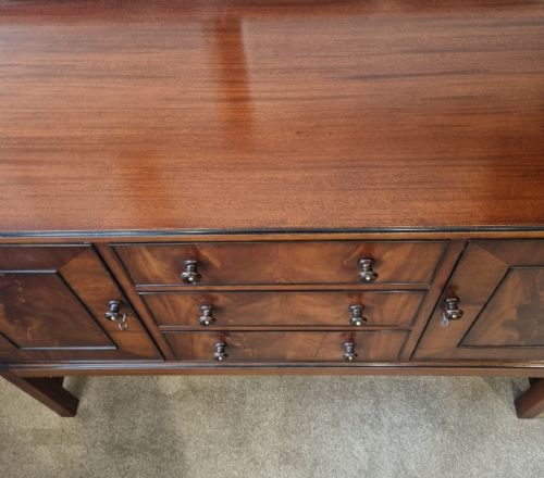 A 1930S MAHOGANY AND EBONY SIDEBOARD BY HEALS OF LONDON - ADDITIONAL PHOTO 8