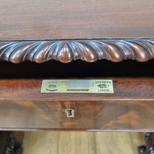 A FINE ANTIQUE MAHOGANY PEDESTAL DESK IN THE MANNER OF THOMAS CHIPPENDALE - ADDITIONAL PHOTO 5