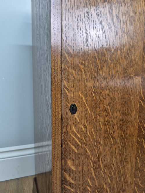 A SYCAMORE ENCLOSED CHEST OF DRAWERS CIRCA 1930 - ADDITIONAL PHOTO 8