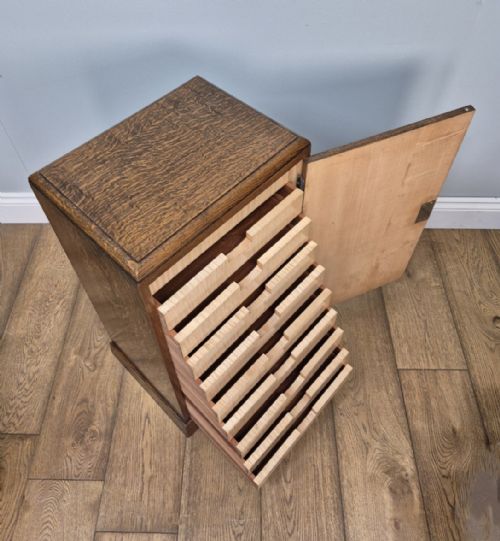 A SYCAMORE ENCLOSED CHEST OF DRAWERS CIRCA 1930 - ADDITIONAL PHOTO 17
