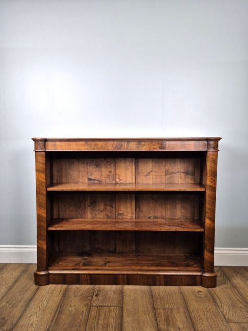 FINE PAIR OF WALNUT OPEN BOOKCASES CIRCA 1880 - ADDITIONAL PHOTO 2