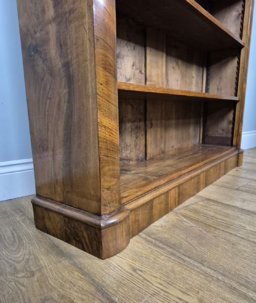 FINE PAIR OF WALNUT OPEN BOOKCASES CIRCA 1880 - ADDITIONAL PHOTO 21