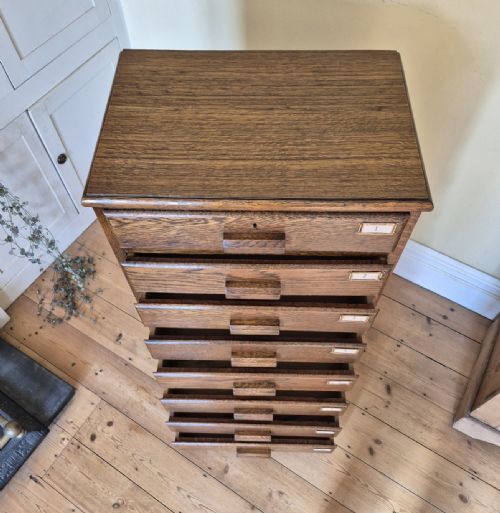1930S OAK FLIGHT OF DRAWERS - ADDITIONAL PHOTO 5