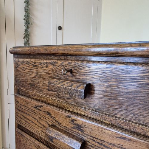1930S OAK FLIGHT OF DRAWERS - ADDITIONAL PHOTO 7