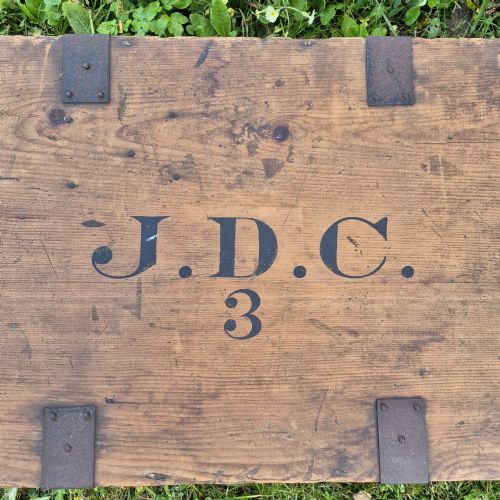 PAIR OF ANTIQUE BOUND PINE CHESTS BELONGED TO JESSIE DEGAN COLE OF DAWN HOUSE SLEEPERS HILL IN WINCHESTER - ADDITIONAL PHOTO 2