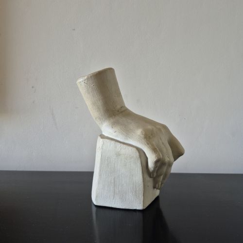AN ARTIST'S ANATOMICAL STUDY OF A HAND TERRACOTTA WITH PLASTER SLIP CIRCA 1920 - ADDITIONAL PHOTO 2